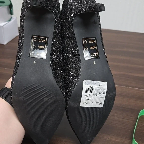 Le Chateau Size 7 Black Sequined Heels - Picture 7 of 9